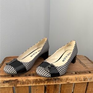 Anne Klein Women's Black and White Houndstooth Patent Leather Kitten Heal Sz 7.5